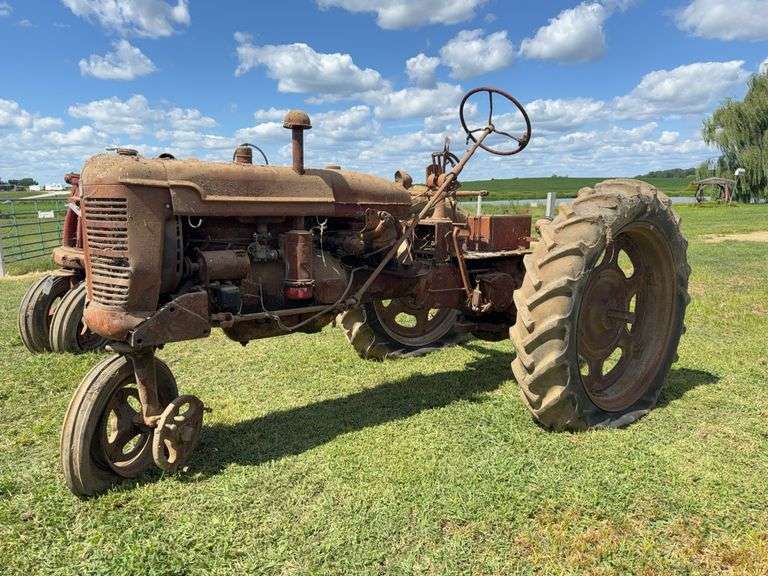 Farmall C image