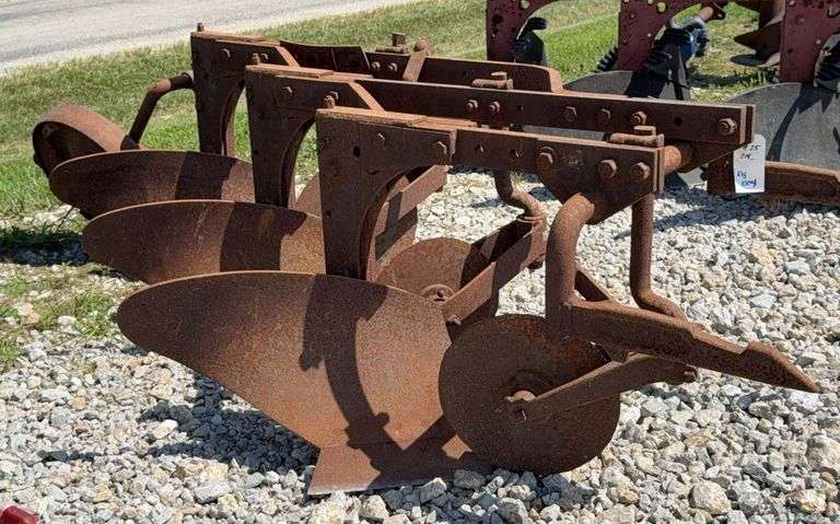 3 Bottom Fast Hitch Plow image