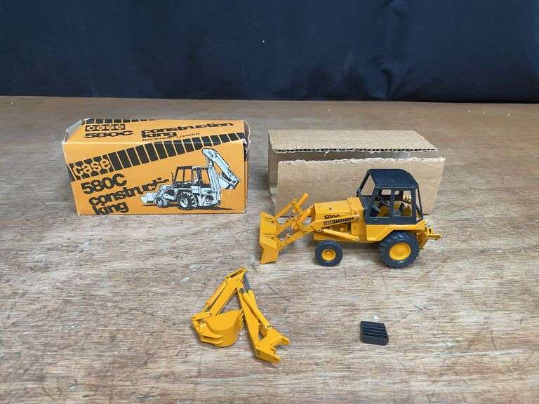 1/35 Case 580C Backhoe NIB Conrad image