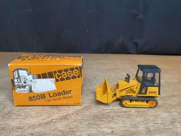 1/35 Case 850C Crawler Loader NZG image