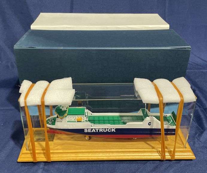 M/V Clipper Panorama Seatruck Ferries Ship High-Detail Rich Creations International Model w/ Case image