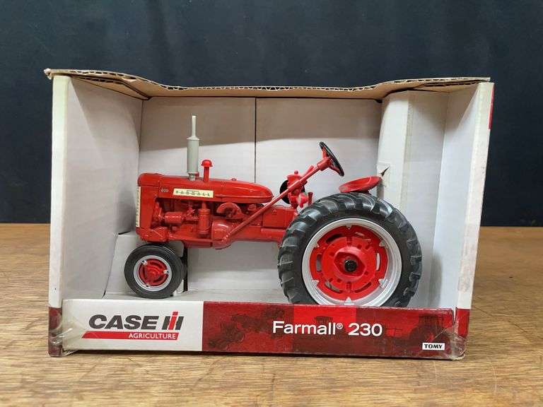 1/16 Farmall 230 NIB Ertl image