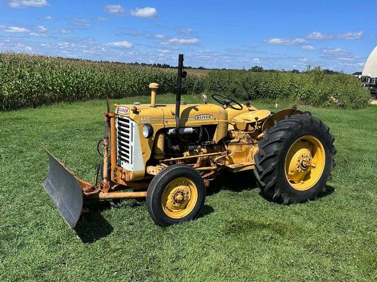 Oliver 550 Gas Municipal Tractor image