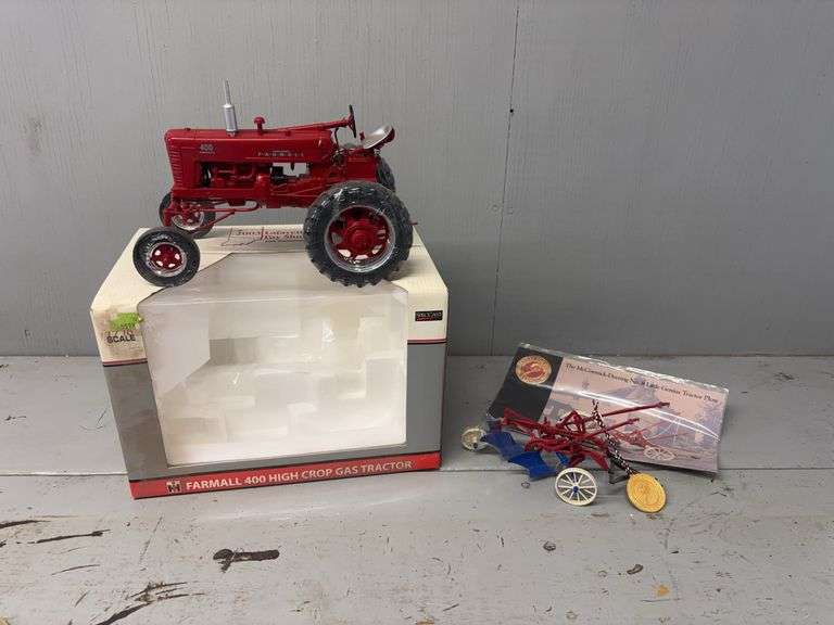 1/16 Farmall 400 High Crop SC + Little Genius Plow Ertl image