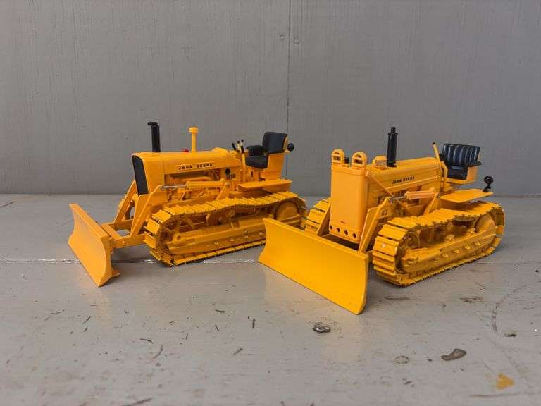 1/16 John Deere 1010 Industrial Crawler + Model 420 Industrial Crawler with 62 Loader Ertl image
