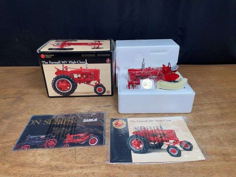 1/16 Farmall MV High Clear Precision NIB Ertl image