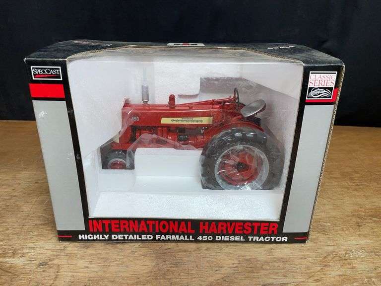 1/16 Farmall 450 NIB SC image