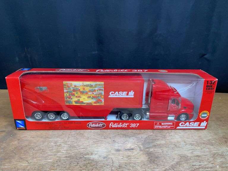 1/32 Case-IH Semi NIB NewRay image