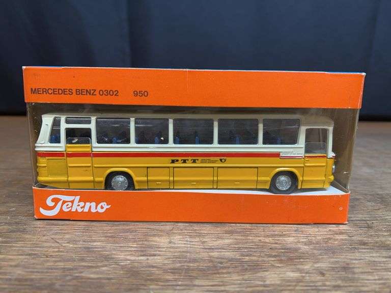 1/50 Mercedes Benz 0302 Bus NIB Tekno image