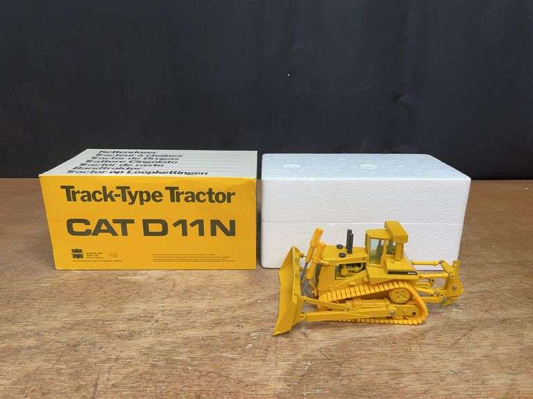 1/50 Caterpillar D11N Crawler NIB Conrad image