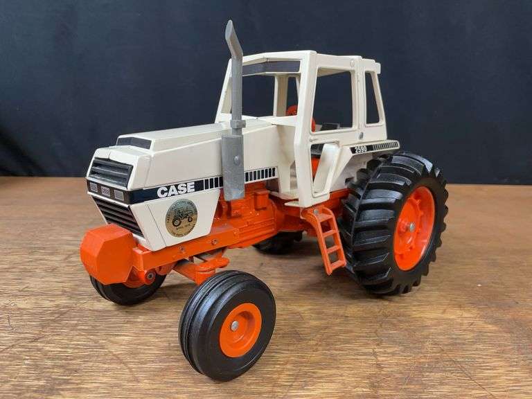 1/16 Case 2590 Collector Ertl image