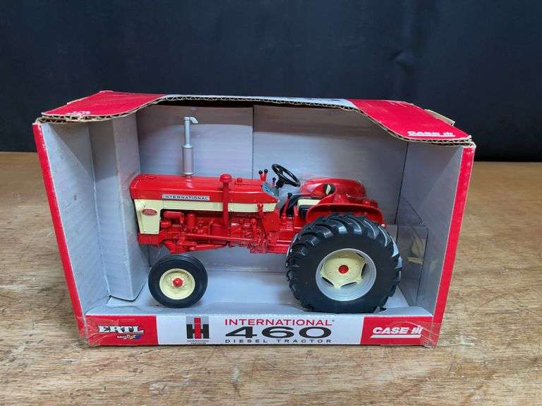 1/16 IH 460 Collector NIB Ertl image