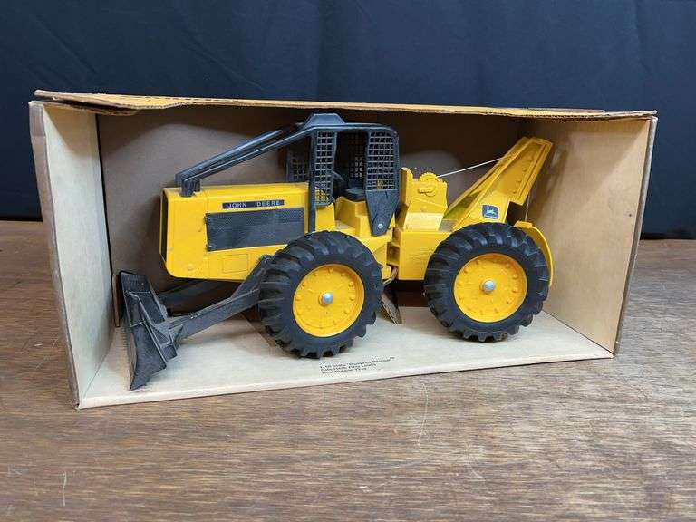 1/16 John Deere Skidder NIB Ertl image