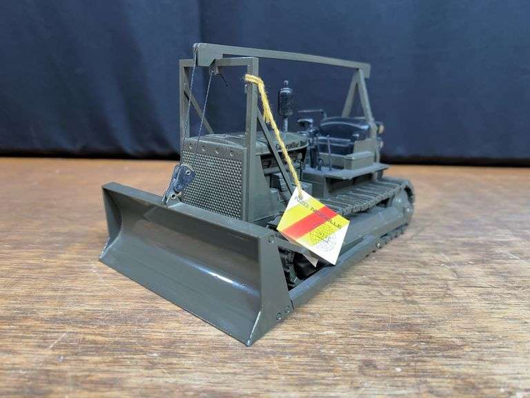 1/25 Caterpillar D7 Military Crawler NZG image
