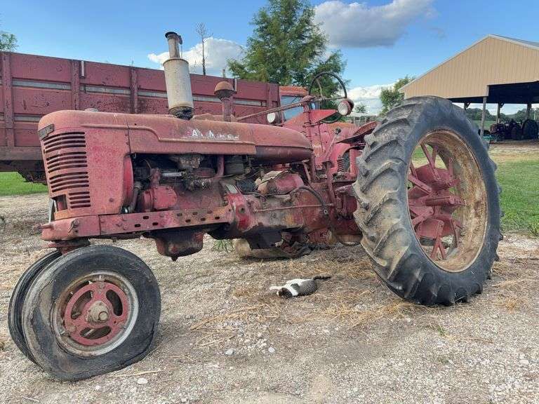 Farmall H image