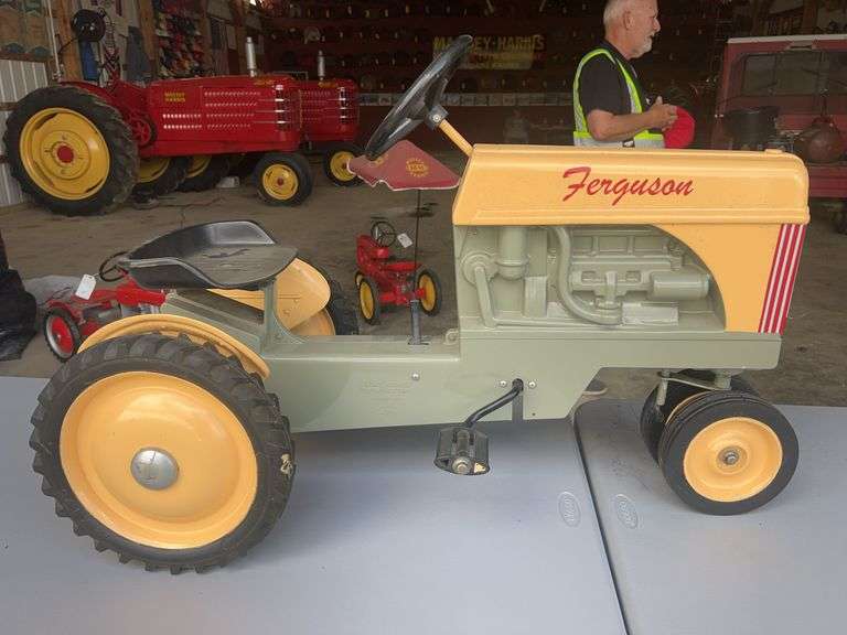 Ferguson 40 Pedal Tractor image
