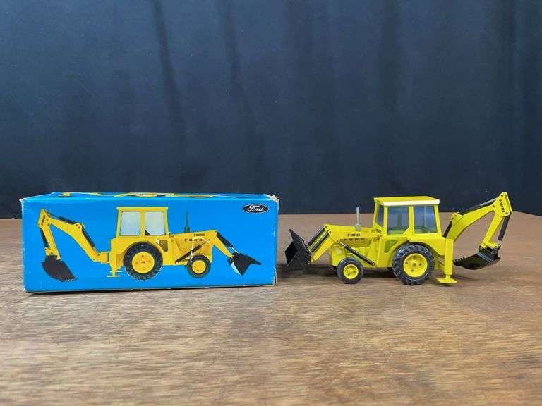 1/32 Ford Backhoe NIB NZG image