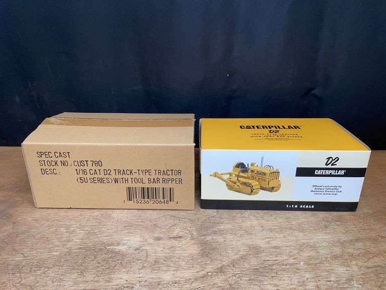 1/16 Caterpillar D2 Cralwer w/Ripper NIB SC image