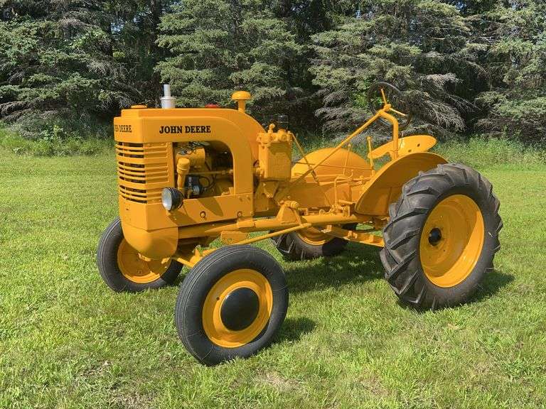 1946 John Deere Model LI image