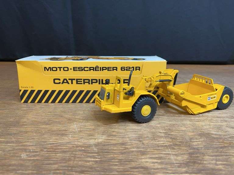 1/50 Caterpillar 621R Scraper NIB ARPRA image