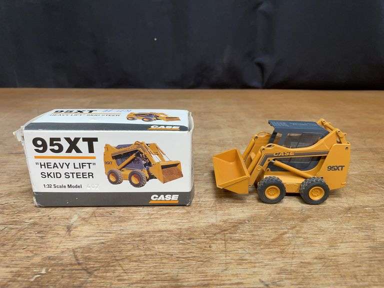 1/32 Case 95XT Skid Steer 1997 Phoenix NIB Conrad image
