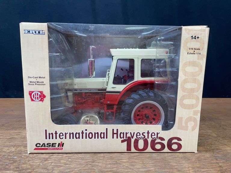 1/16 IH 1066 5 Millionth Collector NIB Ertl image