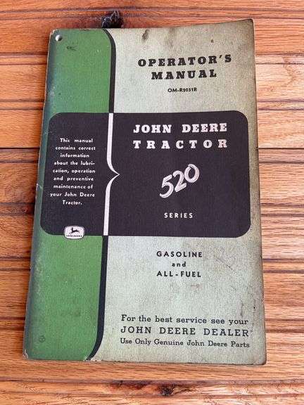 John Deere 520 Tractor Operators Manual image
