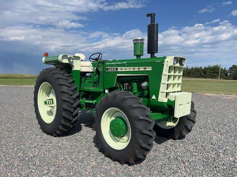 1971 Oliver 1855 Diesel MFWA Row Crop image