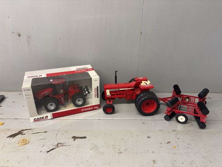 1/32 Case IH Steiger 450, 1/16 Farmall 806, and Disk image