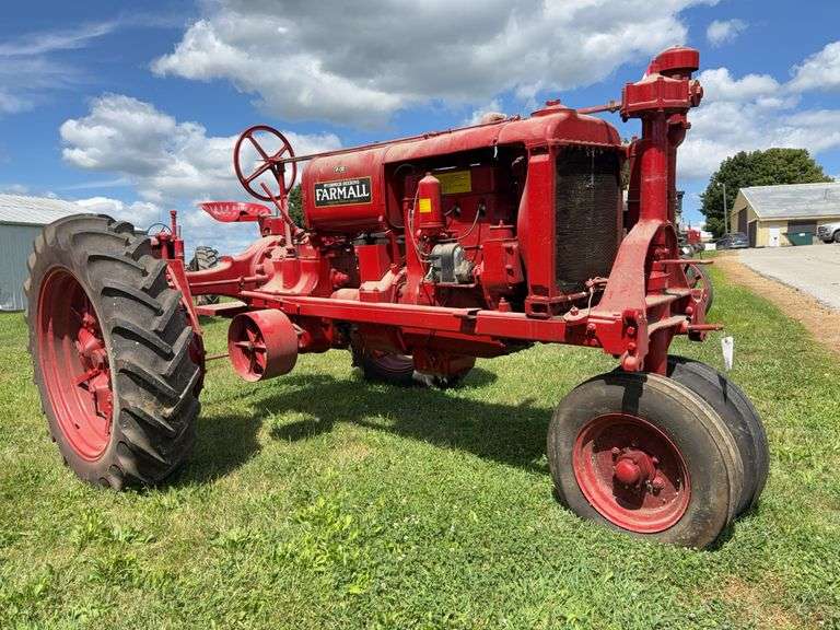 Farmall F-30 image