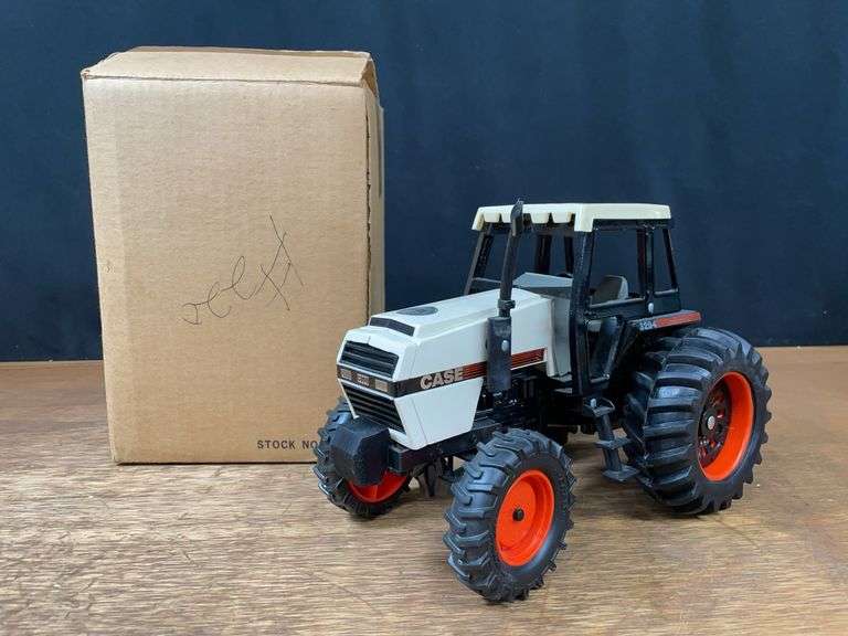 1/16 Case 3294 1984 Collector NIB Ertl image