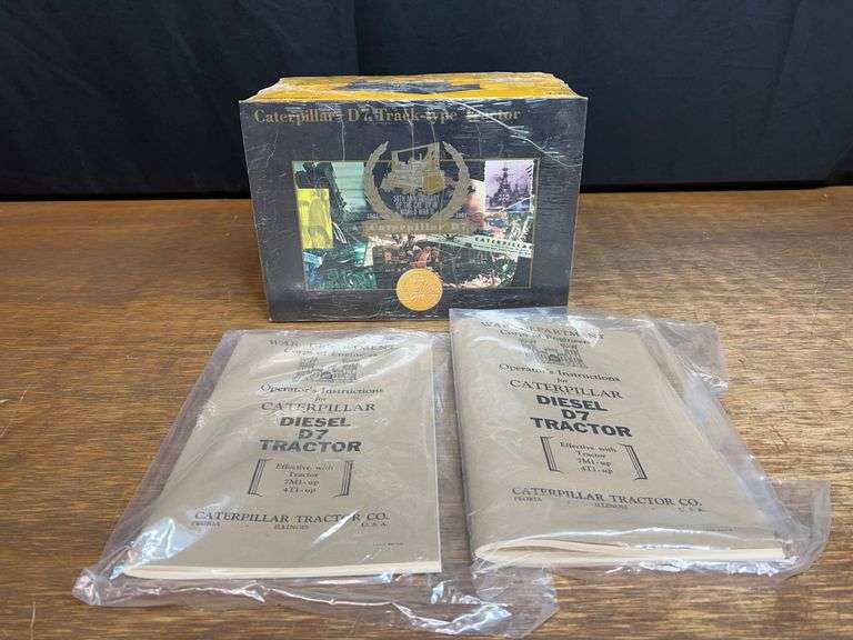 1/25 Caterpillar D7 Crawler 50th Anniversary WWII NIB NZG image