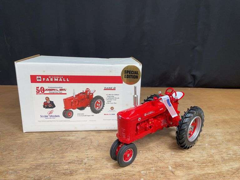 1/16 Farmall Super MD 2003 50 Years NIB SM image