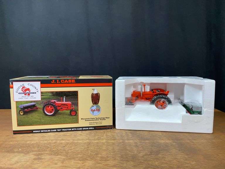 1/16 Case DC-3 w/Grain Drill 2009 Wisconsin NIB SC image