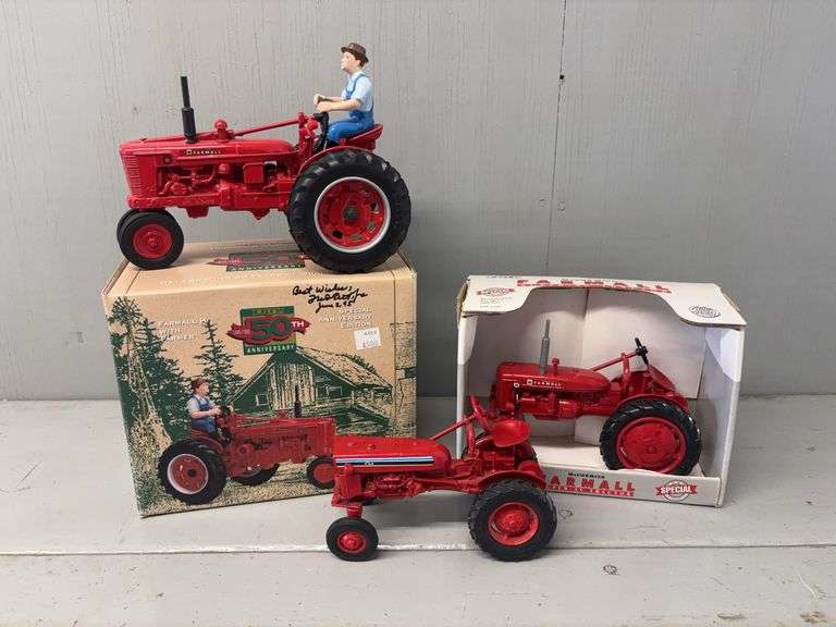 1/16 Farmall H, Cub, and AV Ertl image