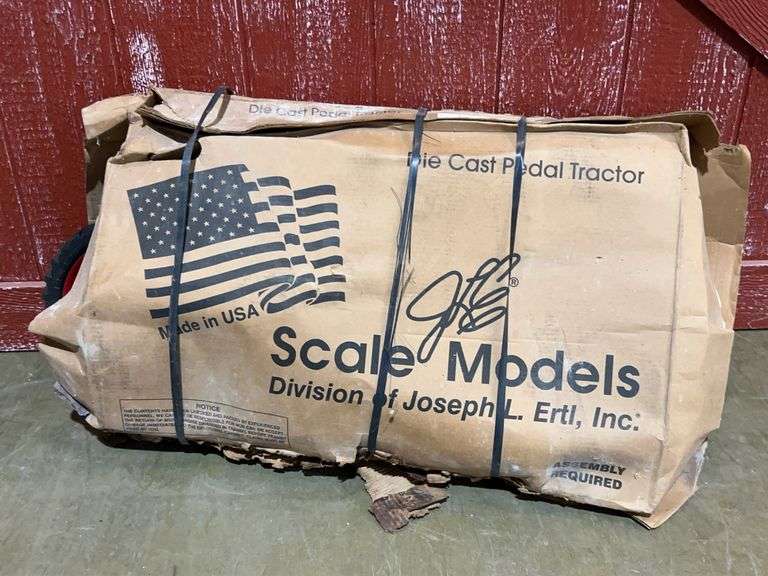 Oliver 88 Pedal Tractor Collector NIB SM image