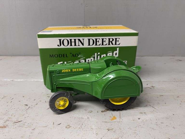 1/16 John Deere Model AOS Two Cylinder Expo Ertl image