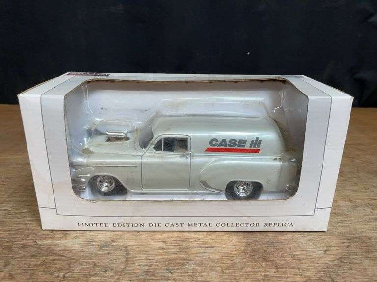 1/25 Case-IH 1954 Chevy Panel Van NIB SC image