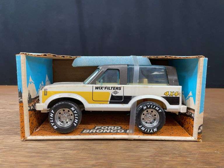 Wix Filters Ford Bronco NIB NyLint image