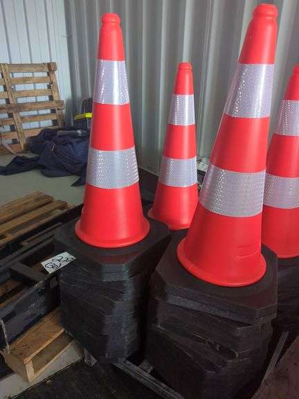 (30) KJ 28" Highway Traffic Cones - K1428 image