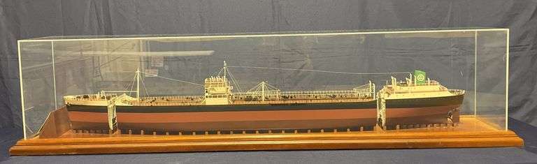 S.S. Fort Hoskins w/ Cities Service Insignia Jumboized Demonstration Model image