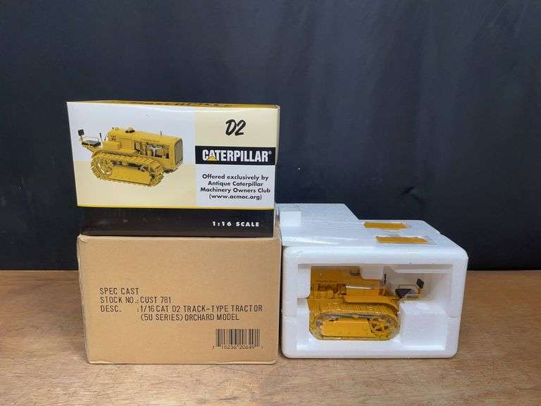 1/16 Caterpillar D2 Orchard Crawler NIB SC image