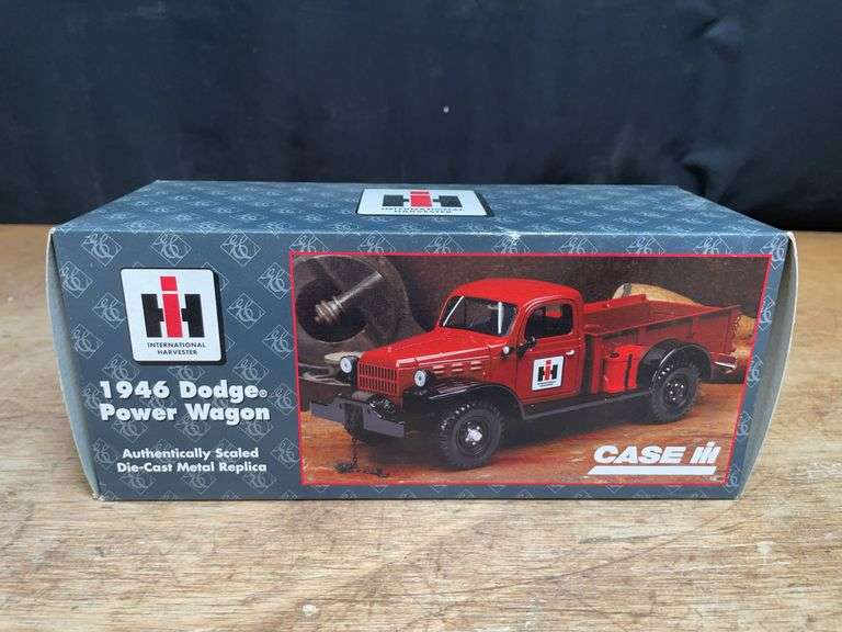 1/25 IH 1946 Dodge Power Wagon NIB Ertl image