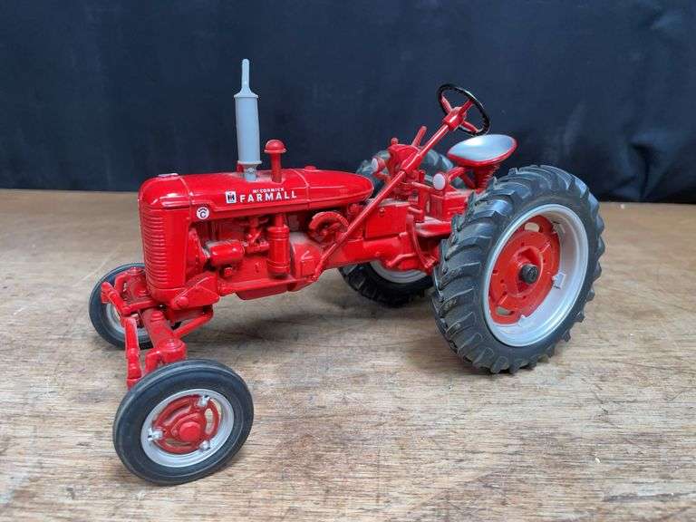 1/16 Farmall Super C Ertl image