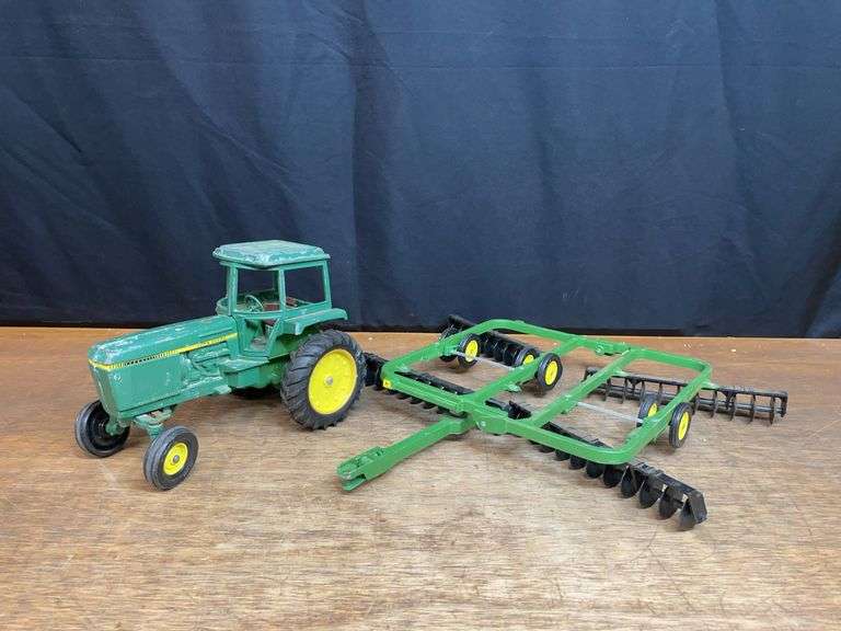 (2) 1/16 John Deere 4440 + Flex Disk Ertl image