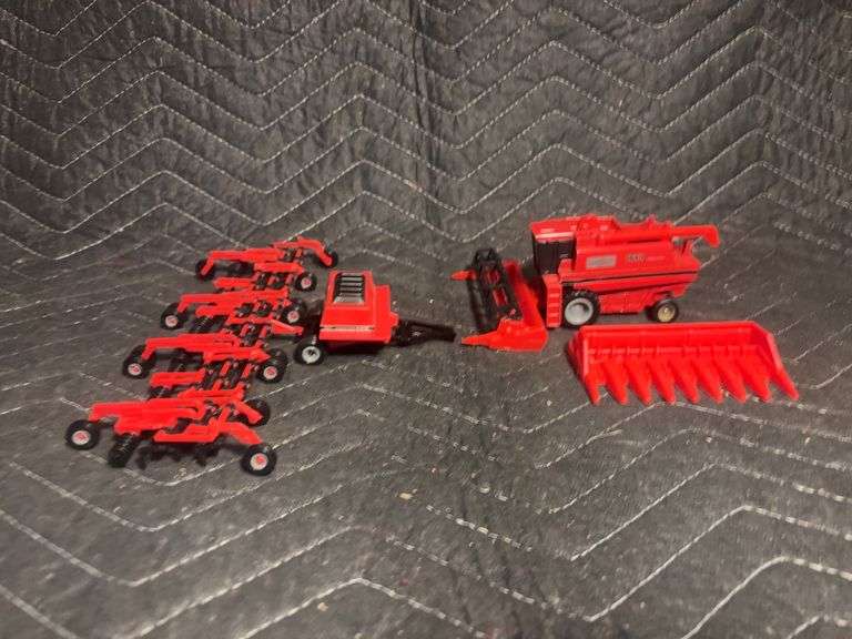 (2) 1/64 Case International Air Drill and 1640 Combine Ertl image