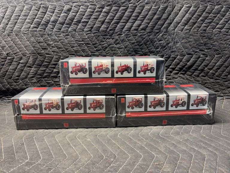 (3) 1/64 International Harvester 66 Series Collectors Editions 4-6 Ertl image