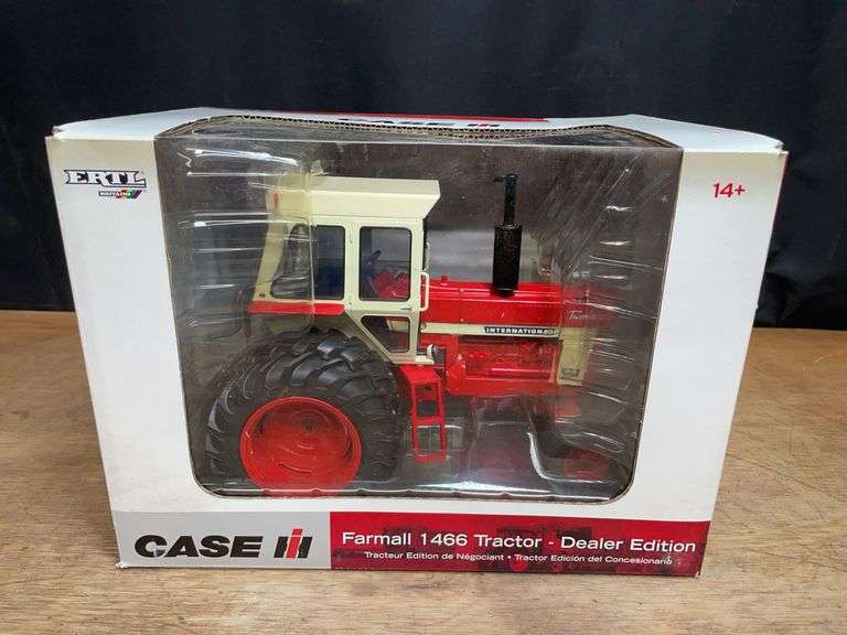 1/16 IH 1466 Dealer NIB Ertl image