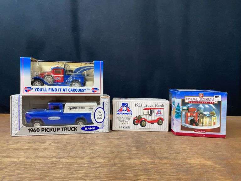 (4) Truck Banks + Ornament image