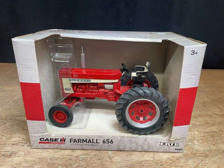 1/16 Farmall 656 NIB Ertl image